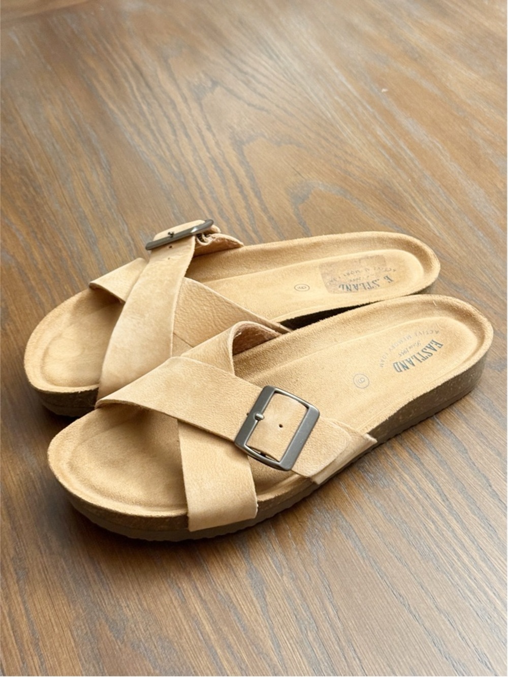Eastland Kelly criss cross sandal slides size 9 - Picture 4 of 7